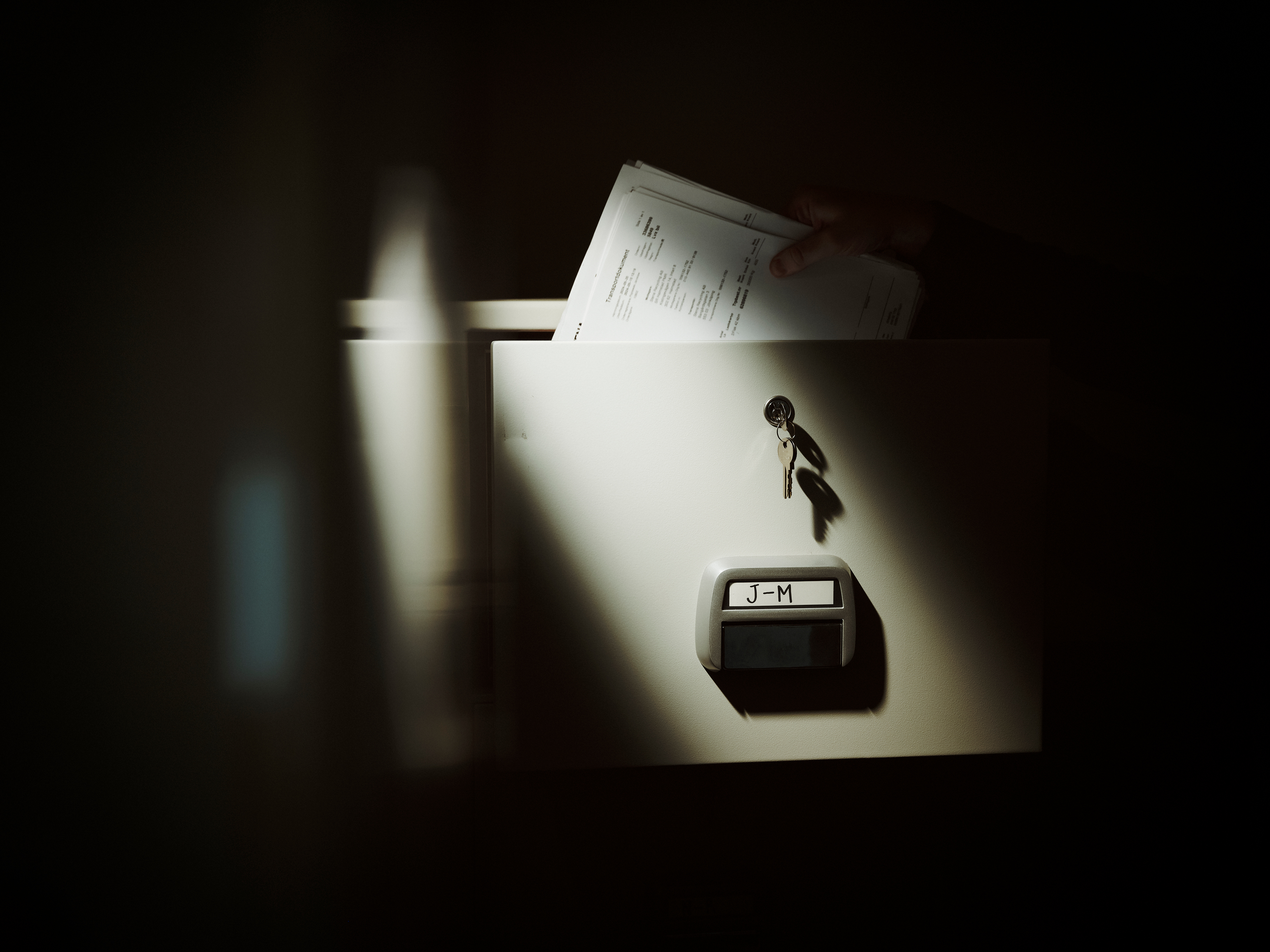  Arkistokaapin etuosa.